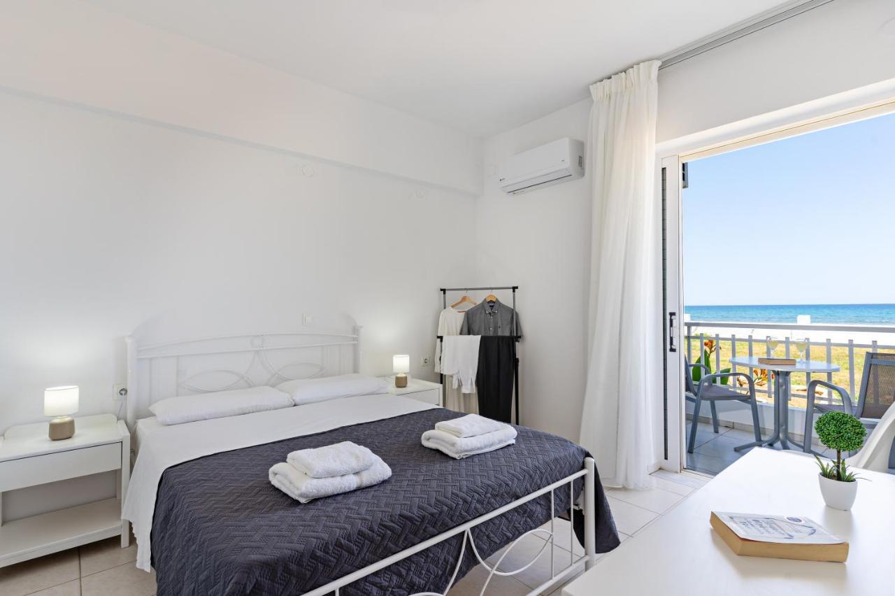 Azure Seaside Apts Magnisía Esterno foto