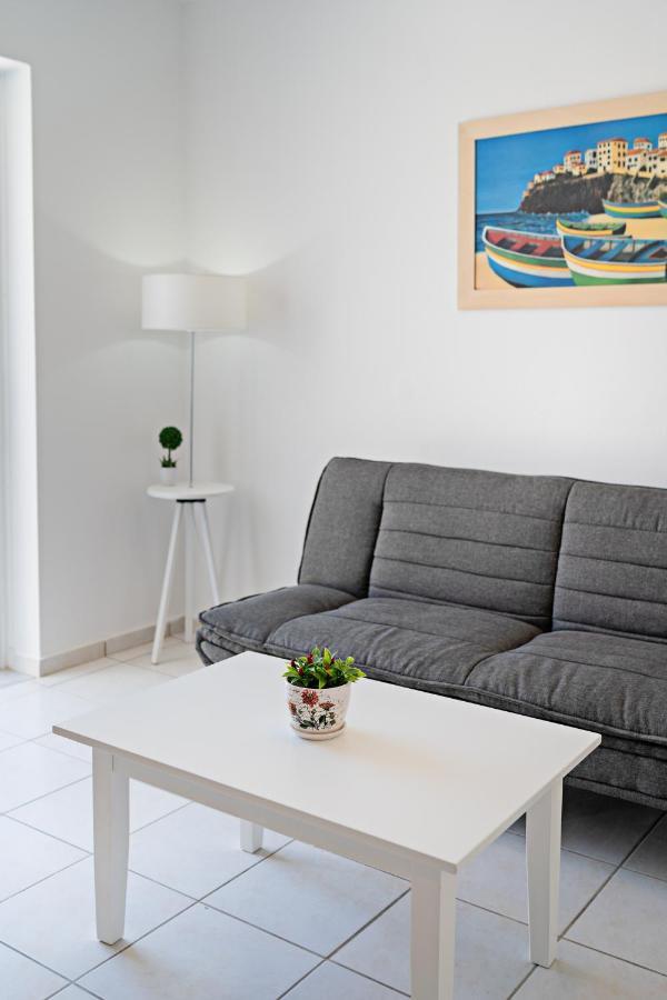 Azure Seaside Apts Magnisía Esterno foto